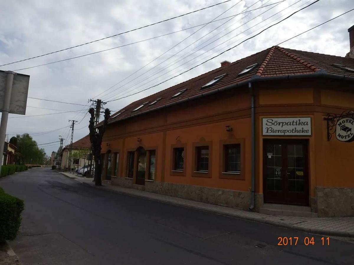 Soerpatika Vendeghaz Hotell Badacsonytomaj Exteriör bild